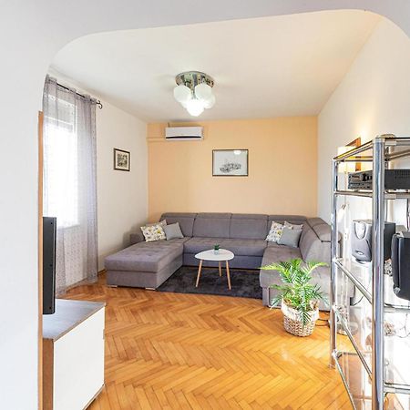 Lovely Apartment In Kastel Kambelovac With Wifi Каштела Экстерьер фото
